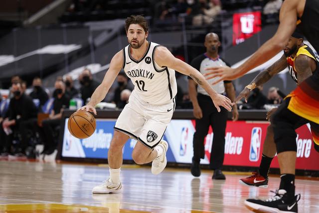 美媒评选NBA球员中智商最高的十人：东契奇紧随库里，詹姆斯排名第二
